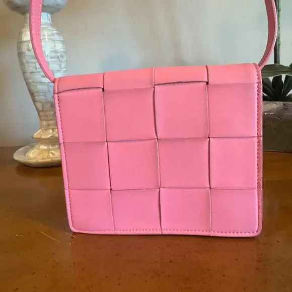 Bottega Veneta Pink Leather Crossbody Bag Suede Lining Snap Closure - Picture 10 of 10
